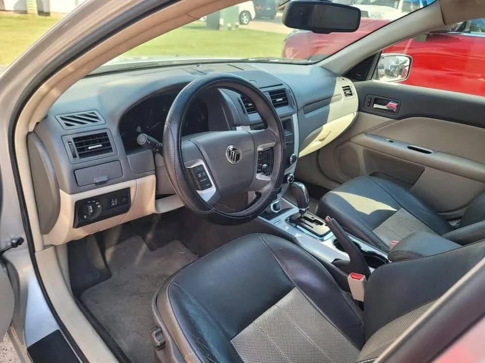2010 Mercury - Image 3 of 6