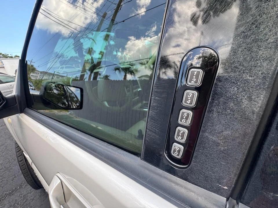 2010 Mercury - Image 11 of 20