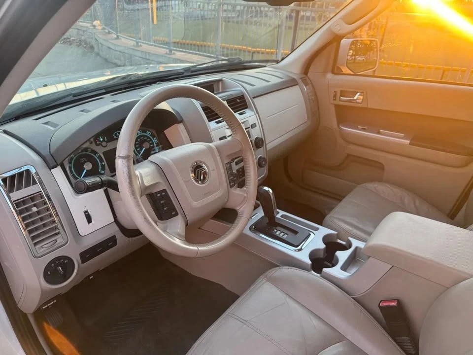 2010 Mercury Mariner - Image 9 of 10