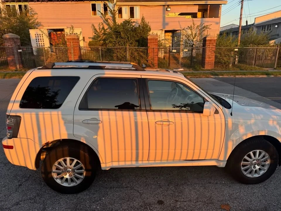 2010 Mercury Mariner - Image 8 of 10