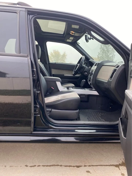 2010 Mercury Mariner - Image 12 of 15