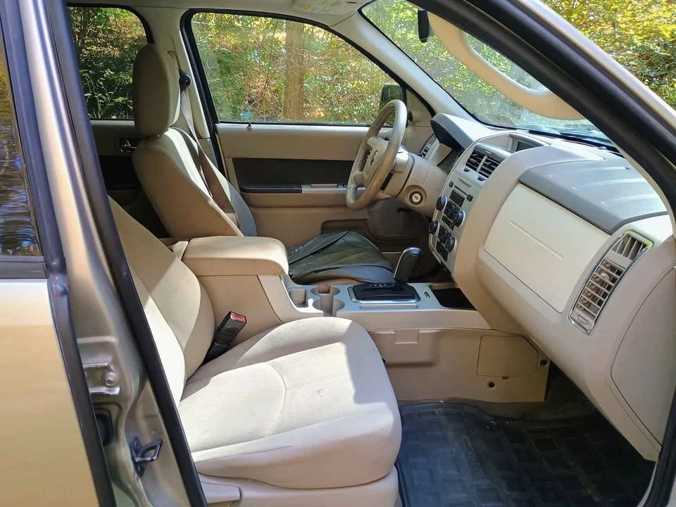 2010 Mercury Mariner - Image 6 of 6