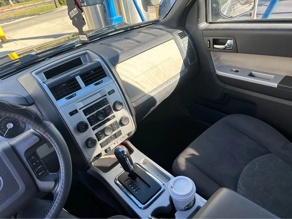 2010 Mercury Mariner - Image 3 of 6