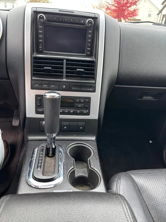 2010 Mercury - Image 10 of 15