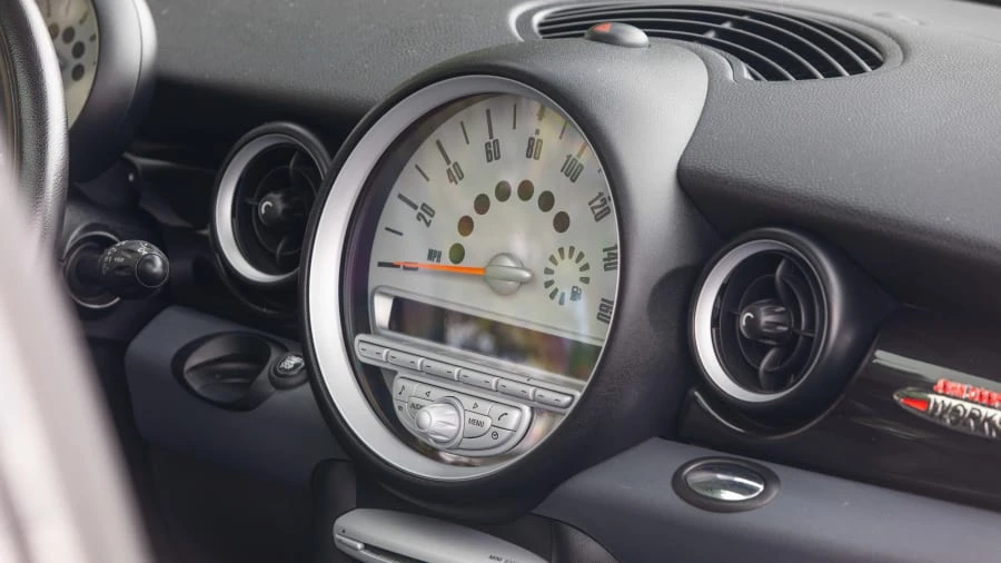 2010 Mini Clubman 1st Gen - Image 11 of 20