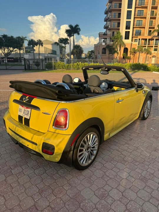 2010 Mini Mini John Cooper Works 2nd Gen - Image 17 of 31