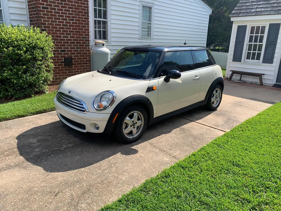2010 Mini Mini 2nd Gen - Image 4 of 7