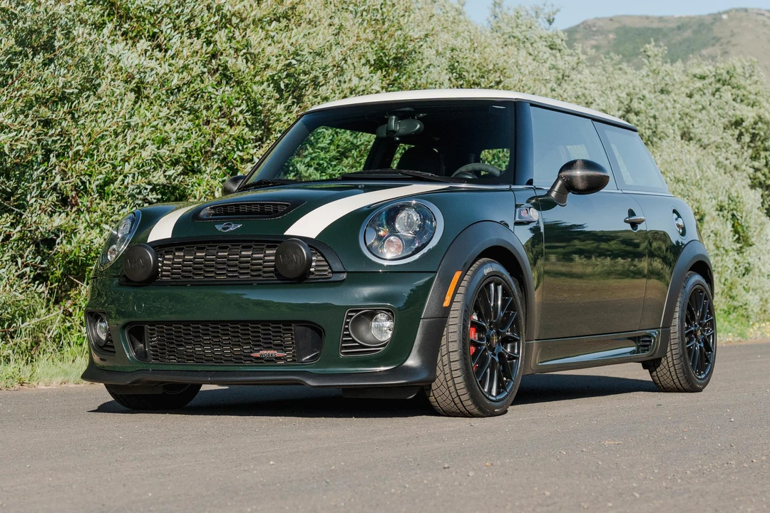 2010 Mini Mini John Cooper Works 2nd Gen - Image 2 of 31