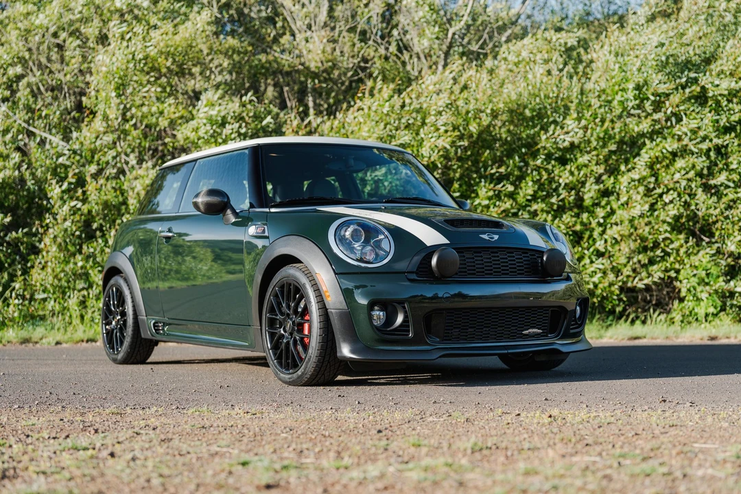 2010 Mini Mini John Cooper Works 2nd Gen - Image 13 of 31