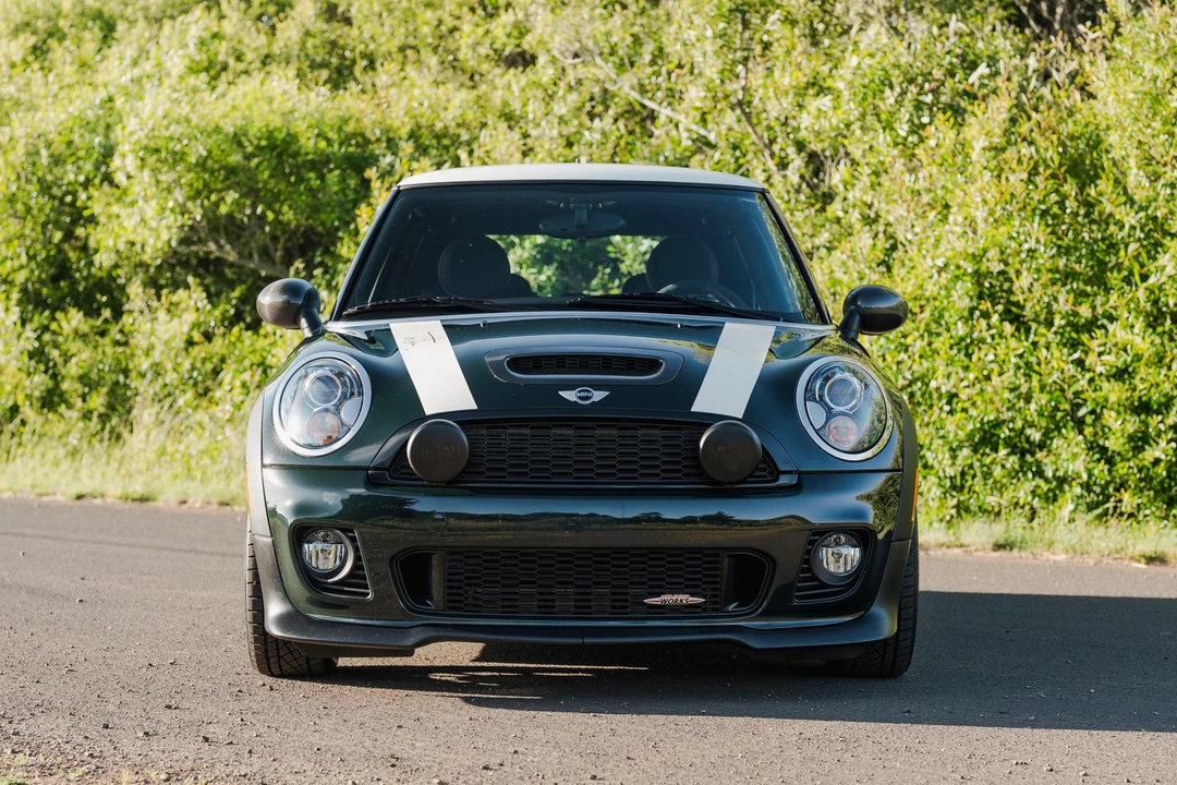 2010 Mini Mini John Cooper Works 2nd Gen - Image 17 of 31