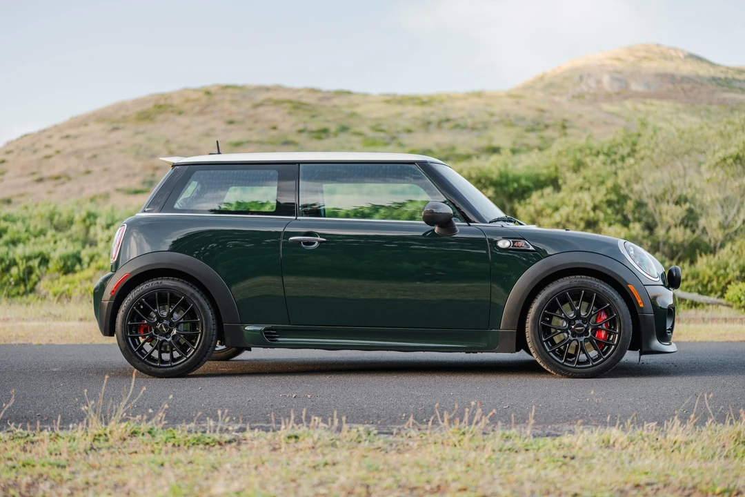 2010 Mini Mini John Cooper Works 2nd Gen - Image 10 of 31