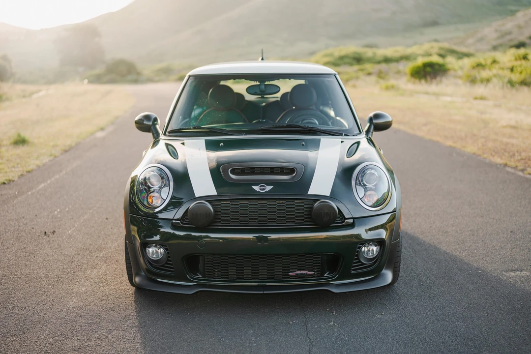 2010 Mini Mini John Cooper Works 2nd Gen - Image 18 of 31