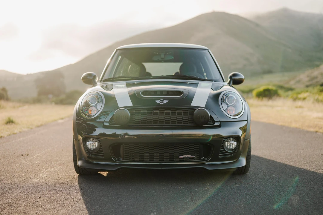 2010 Mini Mini John Cooper Works 2nd Gen - Image 19 of 31