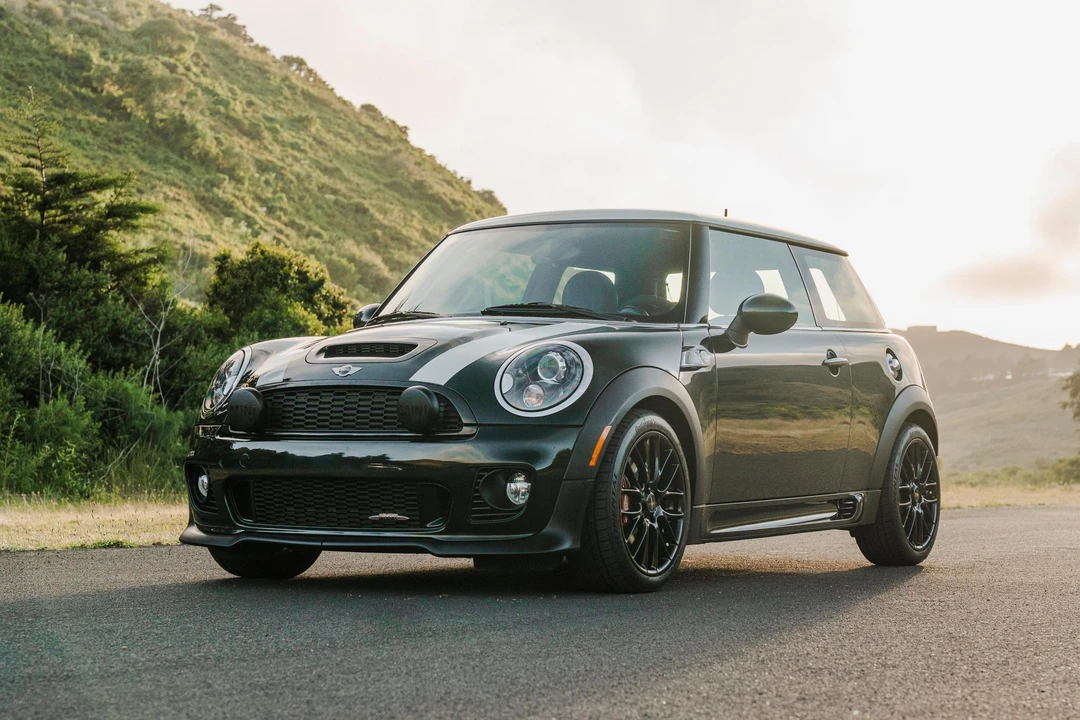 2010 Mini Mini John Cooper Works 2nd Gen - Image 22 of 31