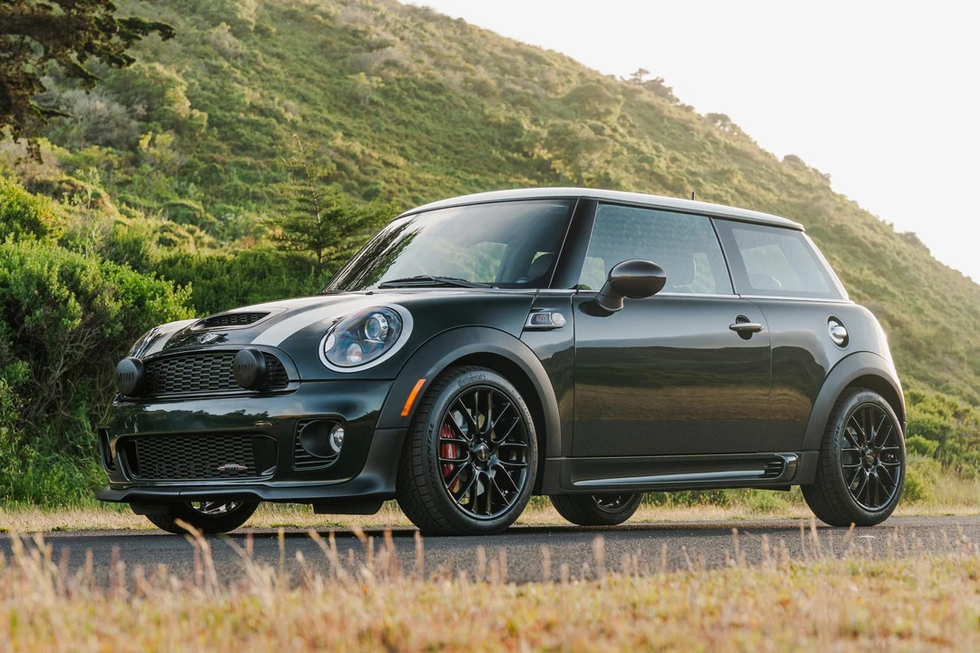 2010 Mini Mini John Cooper Works 2nd Gen - Image 23 of 31