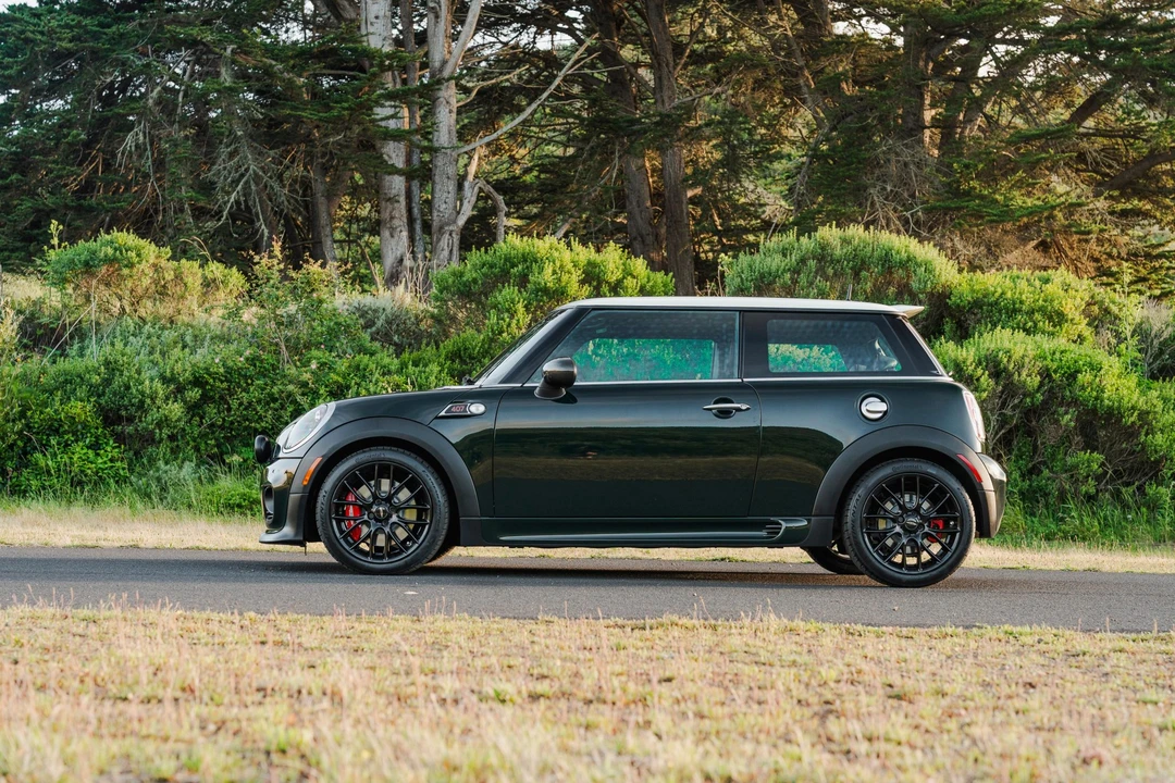 2010 Mini Mini John Cooper Works 2nd Gen - Image 25 of 31