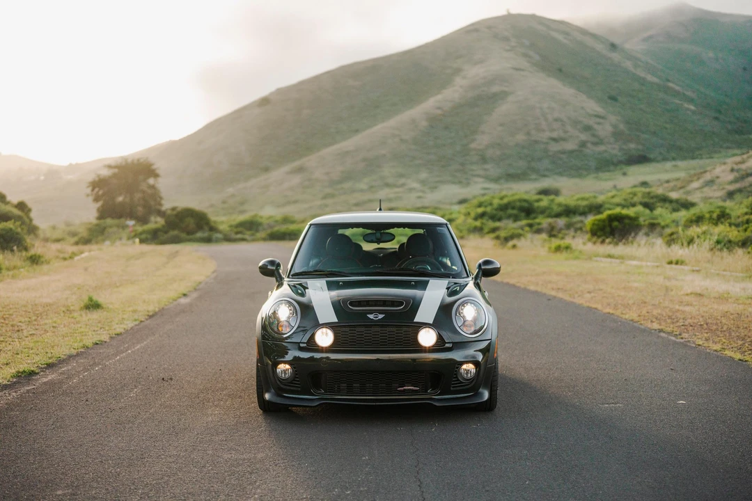 2010 Mini Mini John Cooper Works 2nd Gen - Image 20 of 31