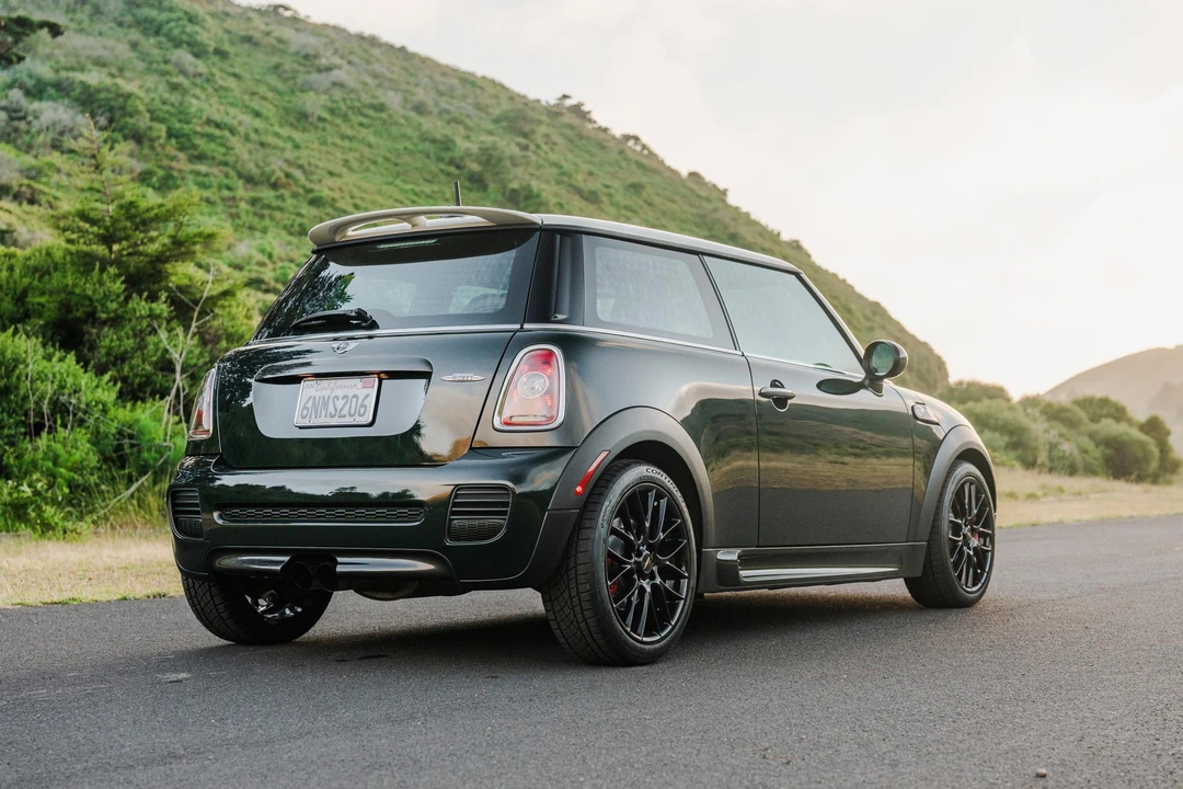 2010 Mini Mini John Cooper Works 2nd Gen - Image 30 of 31
