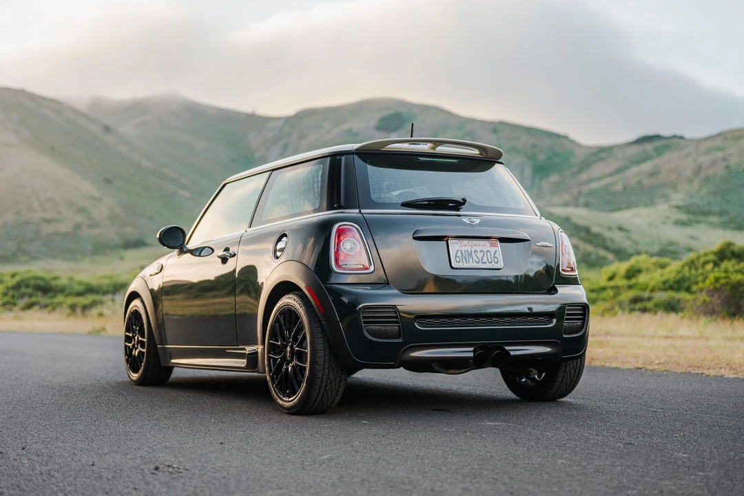 2010 Mini Mini John Cooper Works 2nd Gen - Image 27 of 31