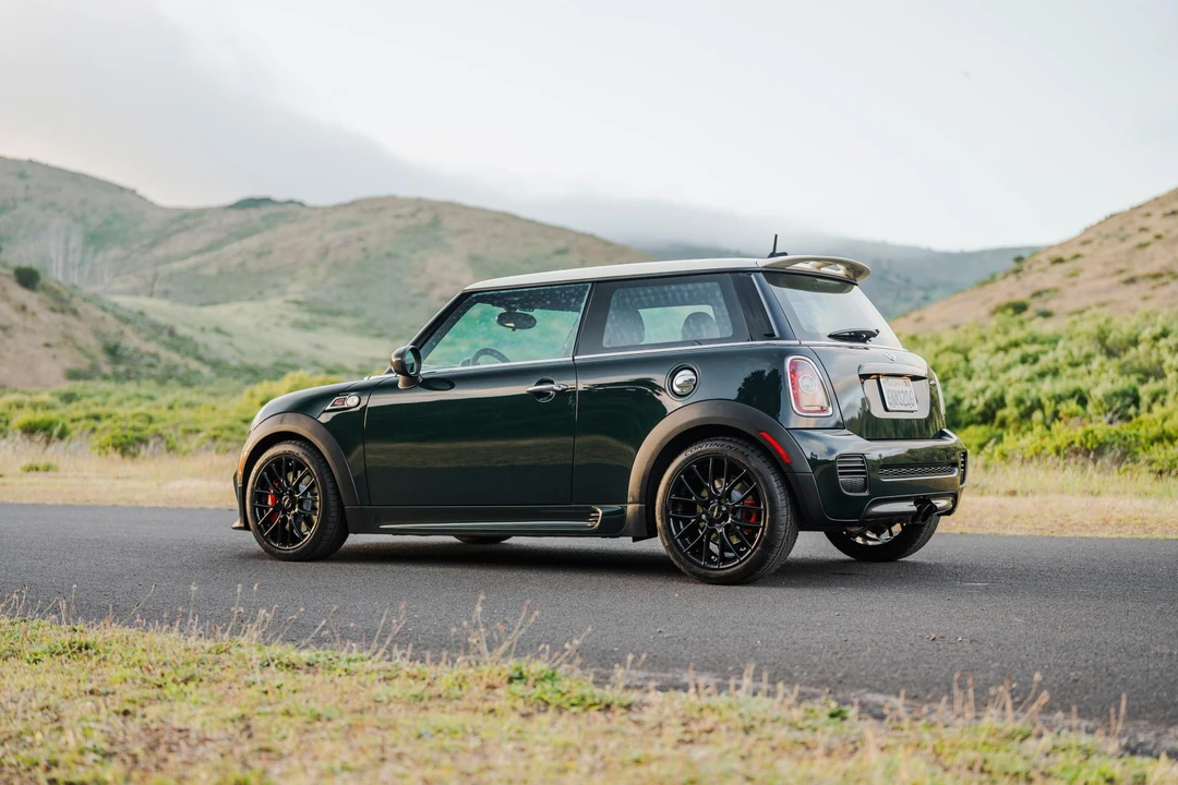 2010 Mini Mini John Cooper Works 2nd Gen - Image 26 of 31