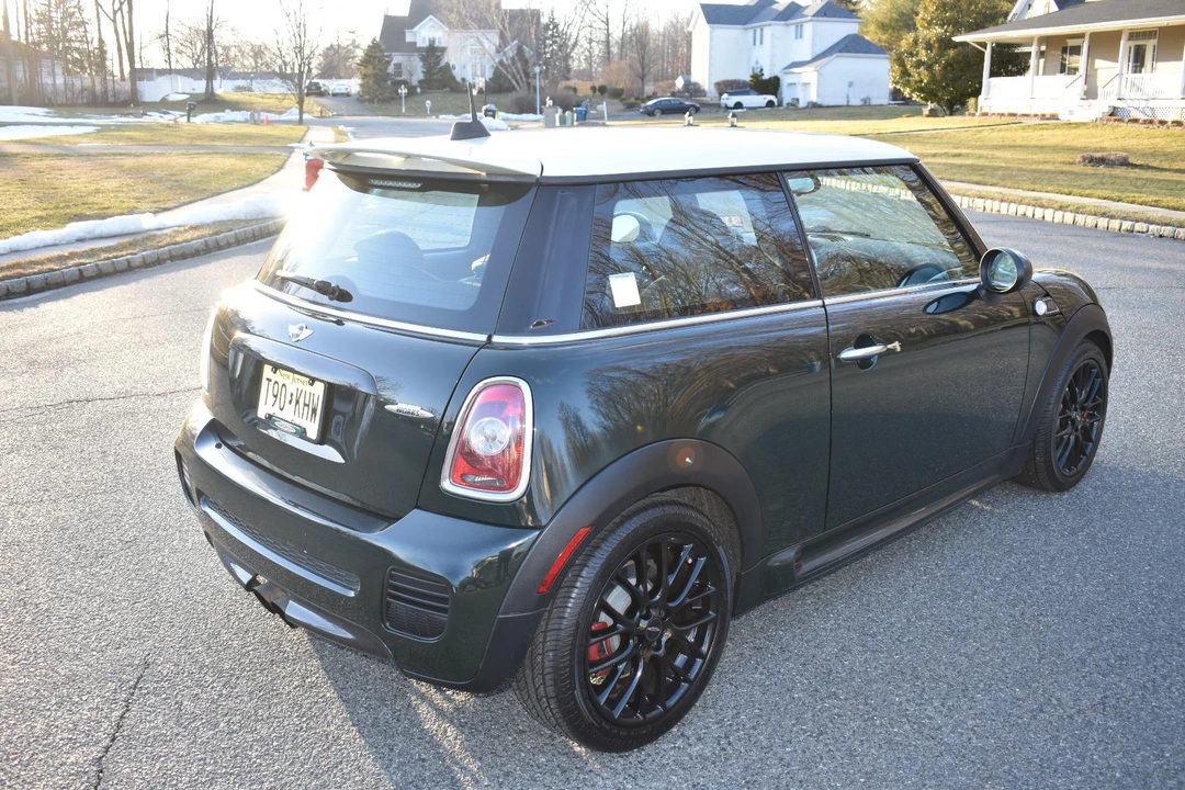 2010 Mini Mini John Cooper Works 2nd Gen - Image 17 of 31
