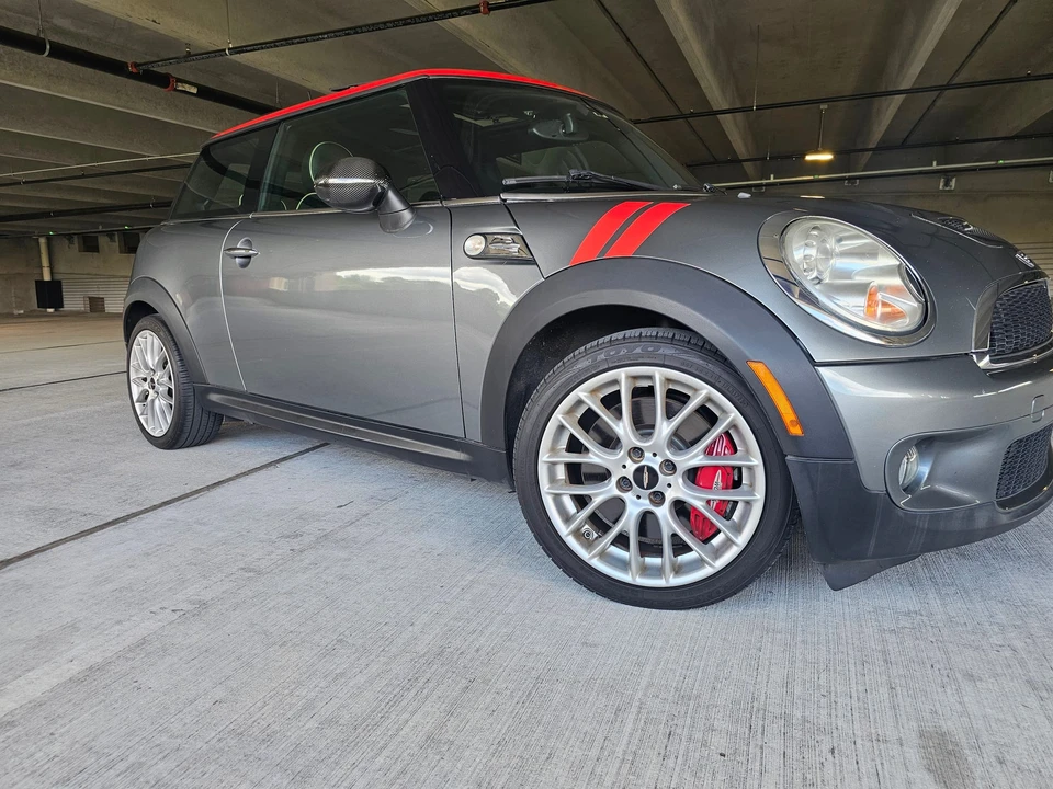 2010 Mini Mini John Cooper Works 2nd Gen - Image 15 of 31