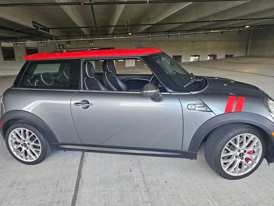 2010 Mini Mini John Cooper Works 2nd Gen - Image 16 of 31