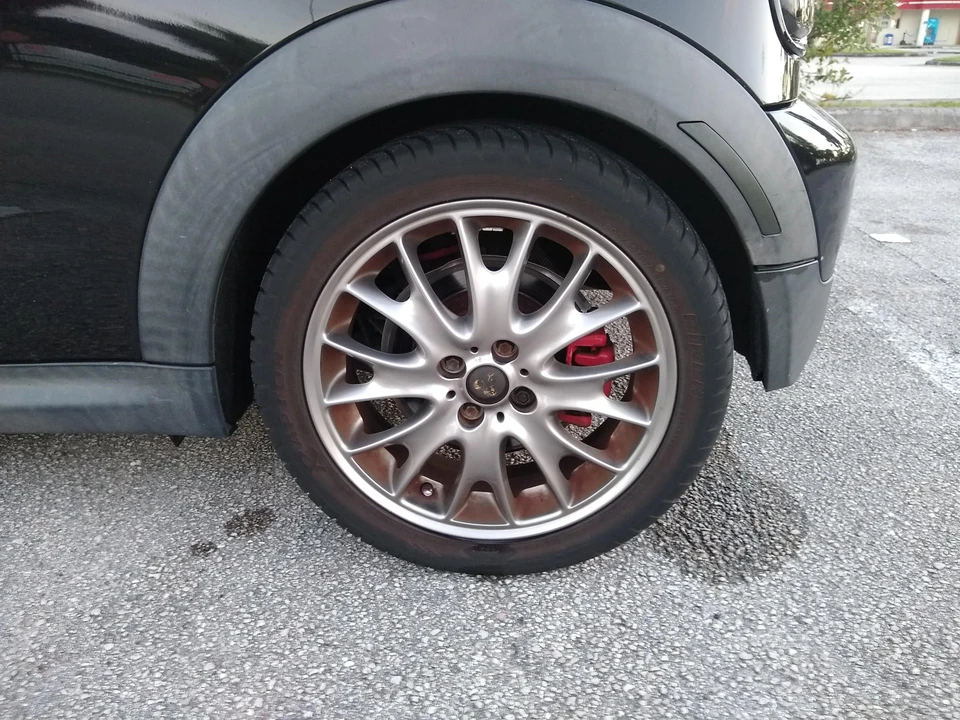 2010 Mini Mini John Cooper Works 2nd Gen - Image 17 of 30