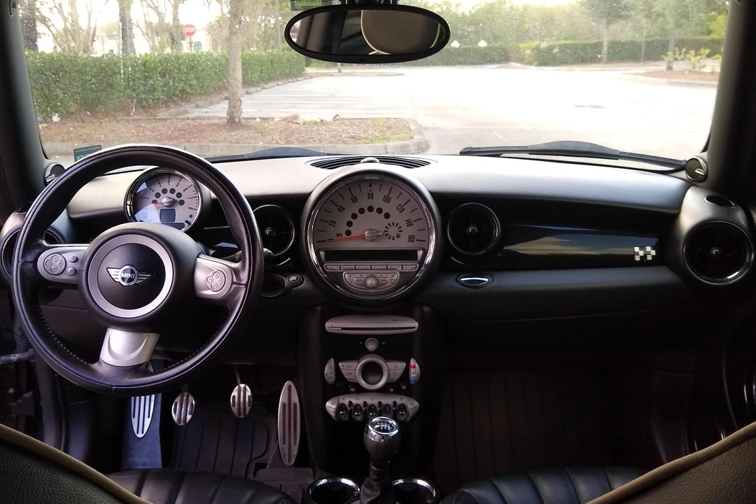 2010 Mini Mini John Cooper Works 2nd Gen - Image 20 of 30
