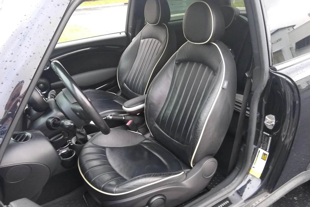 2010 Mini Mini John Cooper Works 2nd Gen - Image 22 of 30