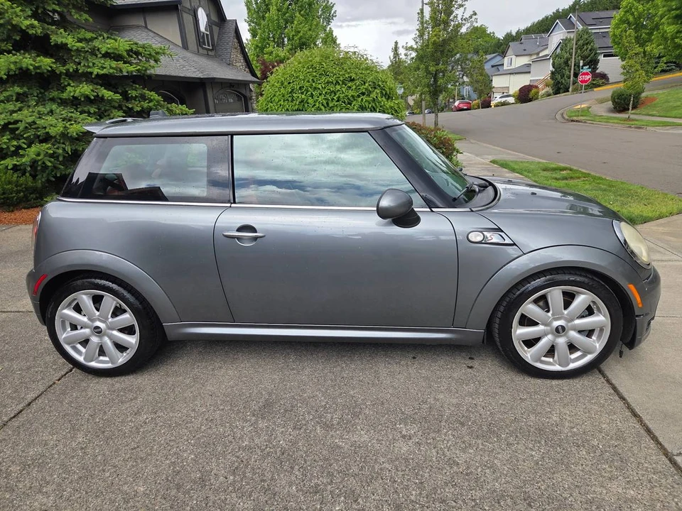 2010 Mini Mini 2nd Gen - Image 2 of 10