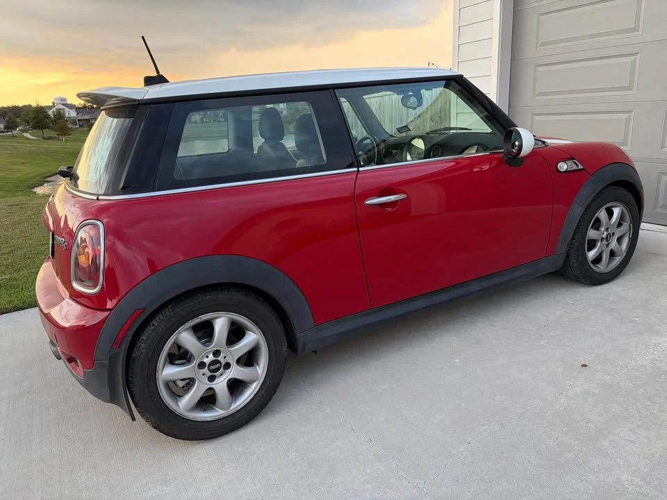 2010 Mini Mini 2nd Gen - Image 4 of 10
