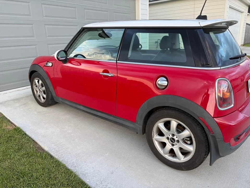 2010 Mini Mini 2nd Gen - Image 2 of 10