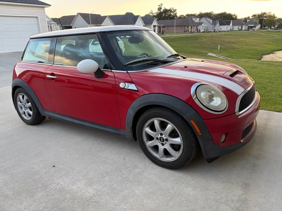 2010 Mini Mini 2nd Gen - Image 3 of 10