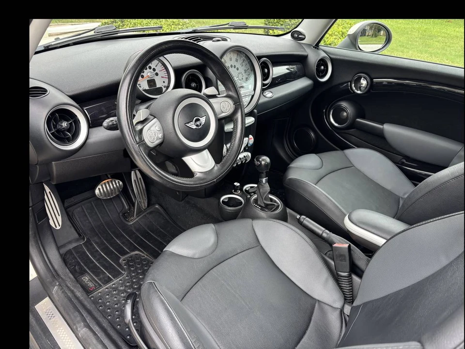 2010 Mini Mini 2nd Gen - Image 5 of 8
