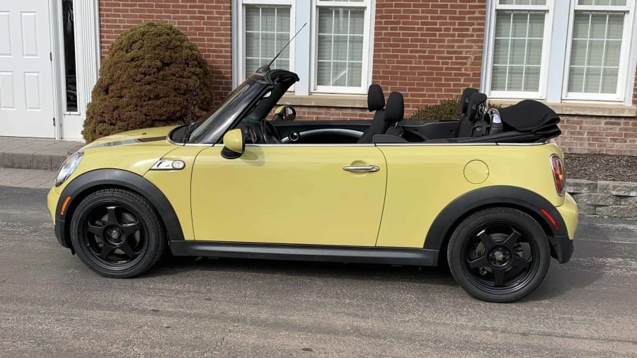 2010 Mini Mini 2nd Gen - Image 2 of 10