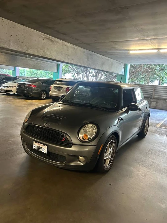 2010 Mini Mini 2nd Gen - Image 2 of 13