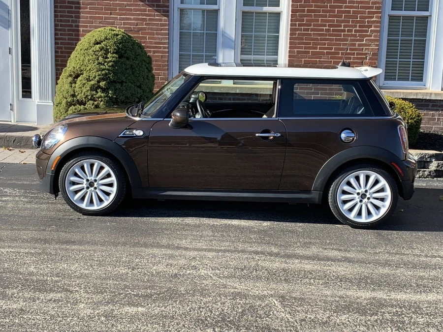 2010 Mini Mini 2nd Gen - Image 2 of 7