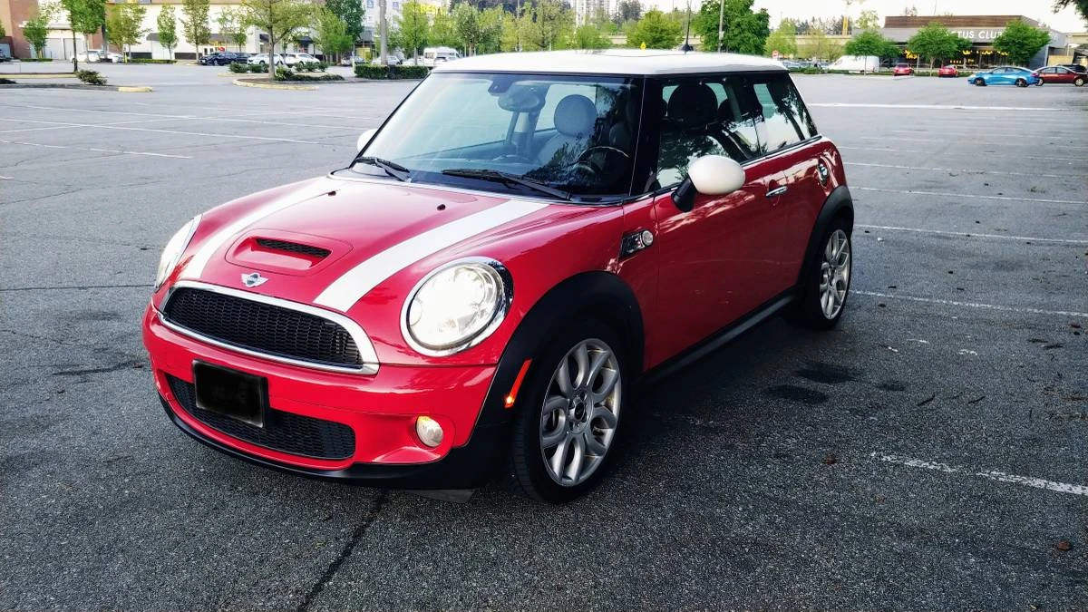 2010 Mini Mini 2nd Gen - Image 2 of 2