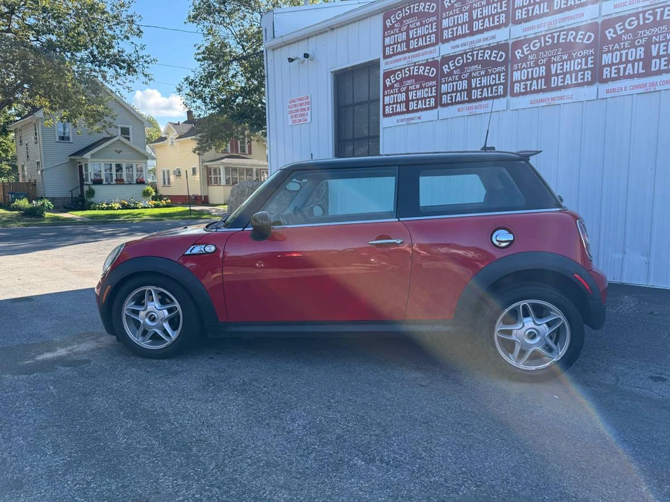 2010 Mini Mini 2nd Gen - Image 2 of 12