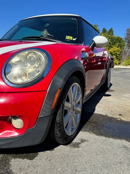 2010 Mini Mini 2nd Gen - Image 2 of 20