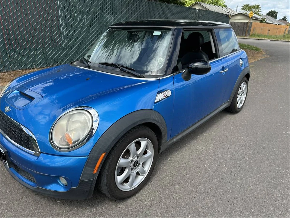 2010 Mini Mini 2nd Gen - Image 2 of 10