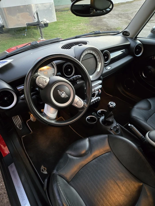 2010 Mini Mini 2nd Gen - Image 7 of 10