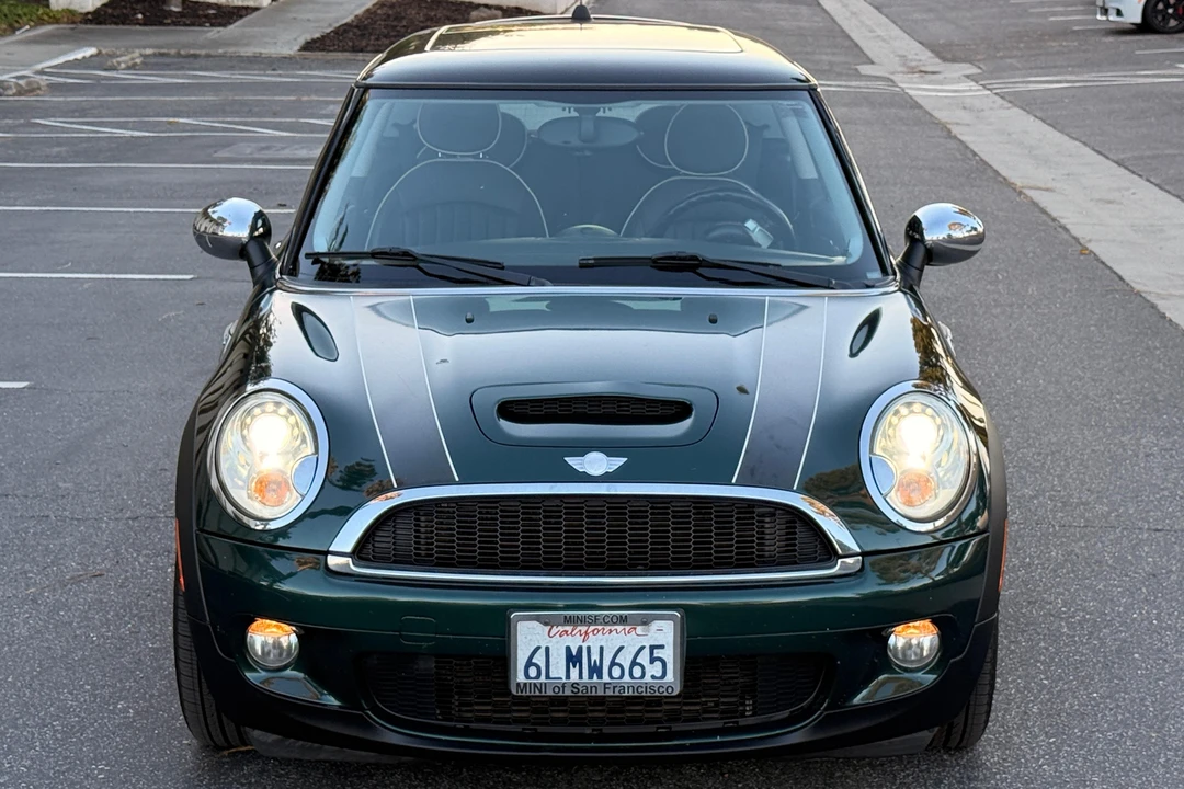 2010 Mini Mini 2nd Gen - Image 2 of 31