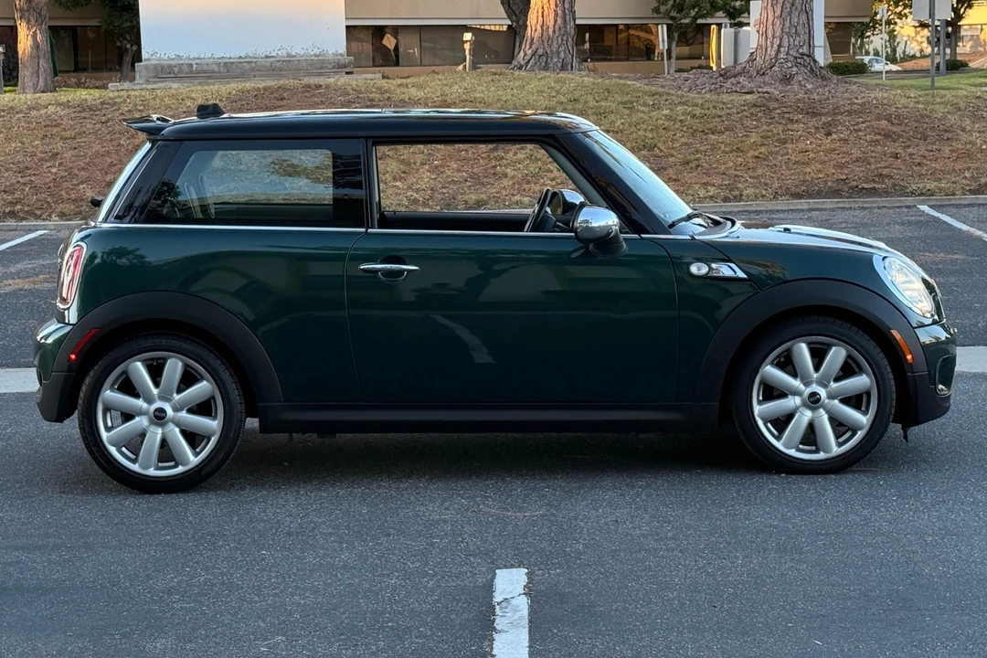 2010 Mini Mini 2nd Gen - Image 3 of 31