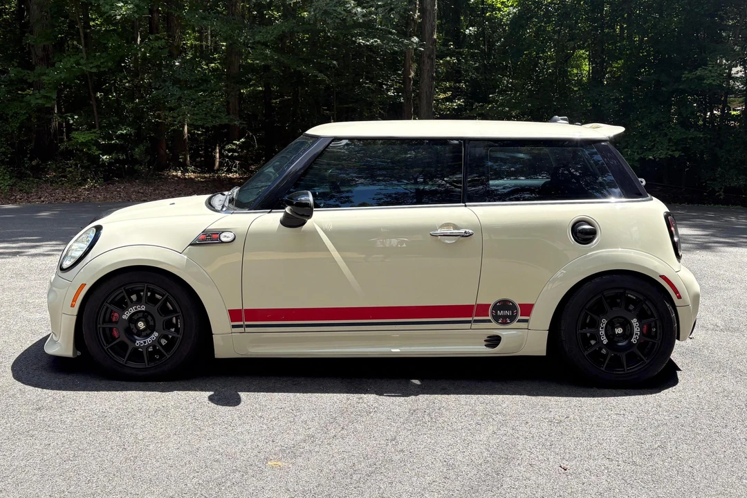 2010 Mini Mini 2nd Gen - Image 3 of 31