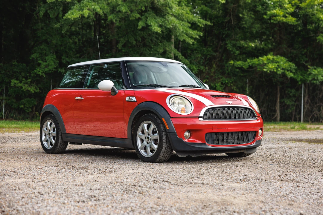 2010 Mini Mini 2nd Gen - Image 2 of 31