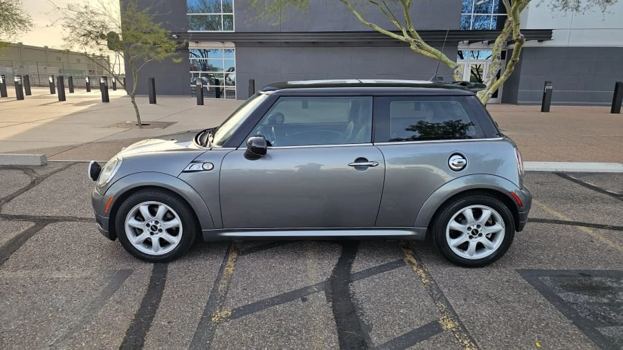 2010 Mini Mini 2nd Gen - Image 2 of 9