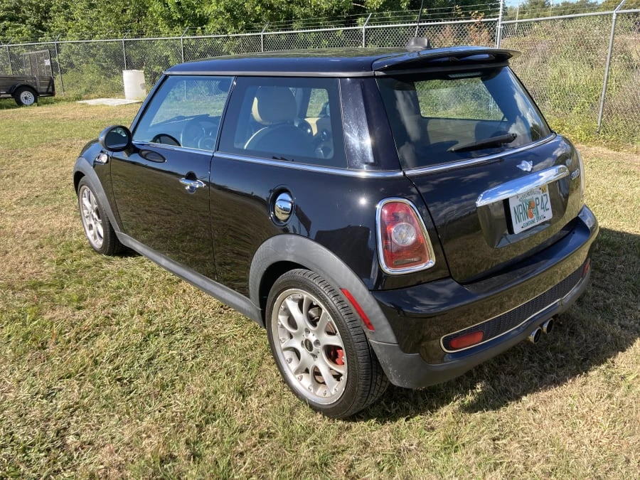 2010 Mini Mini 2nd Gen - Image 2 of 9
