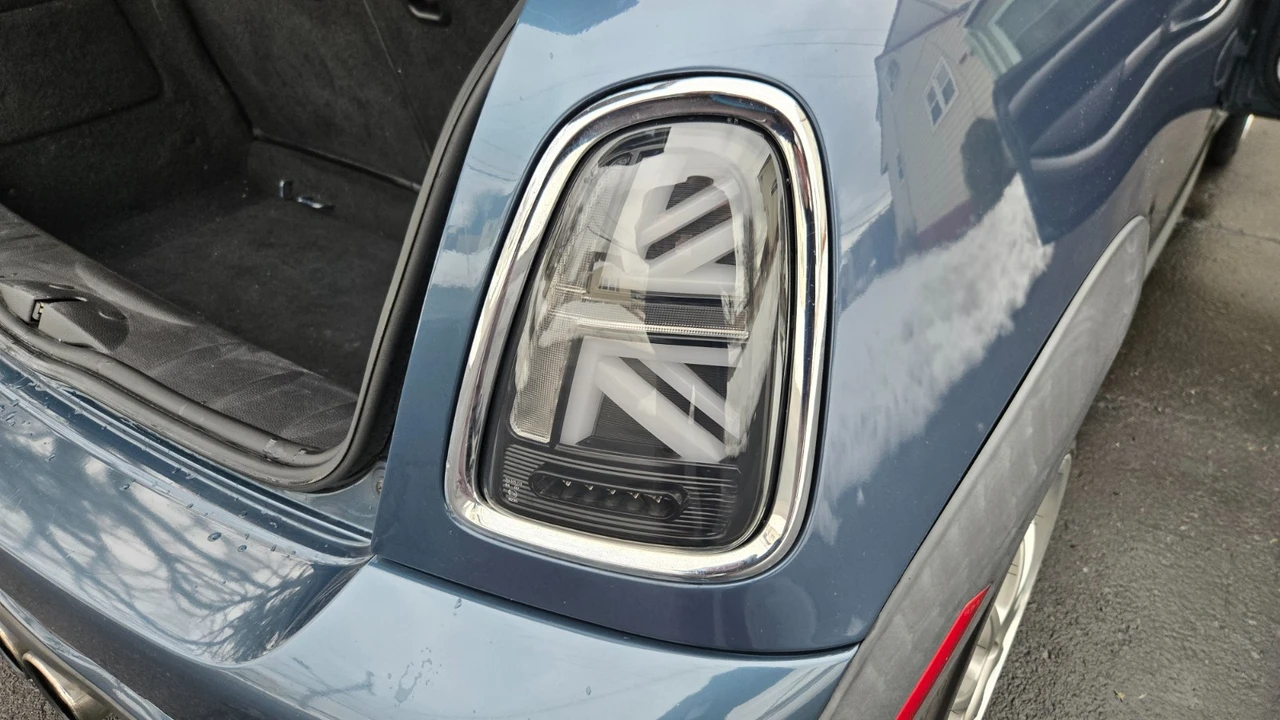 2010 Mini Mini Cooper S 1st Gen - Image 15 of 19